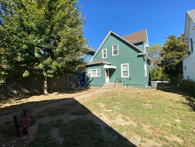 Building Photo - Beautiful Bemis Park House