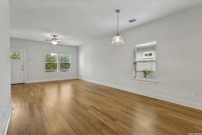 Building Photo - 423 Channing Ave