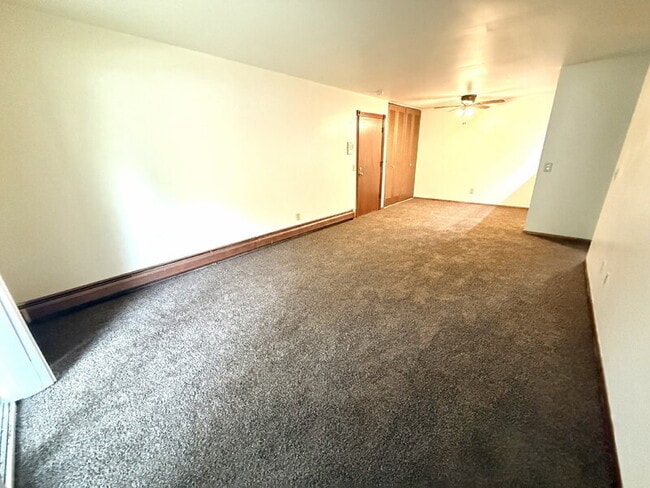 Building Photo - 2404 Independence Ln