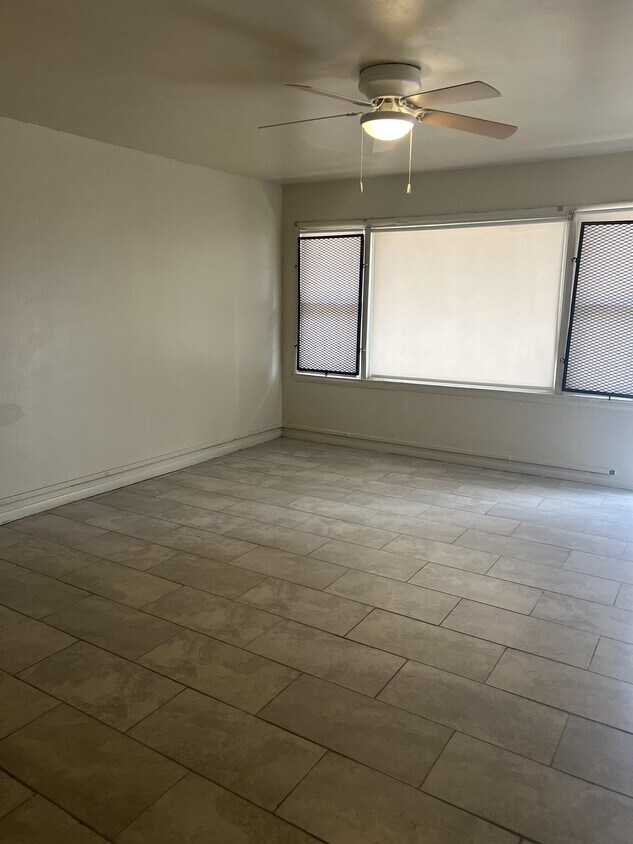 Primary Photo - 1634 E 74th Pl