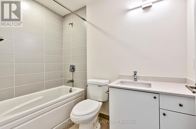 Photo du bâtiment - 3270 Sheppard Ave E