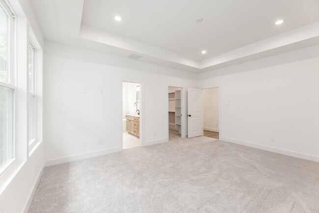 Building Photo - 905 Quitman St