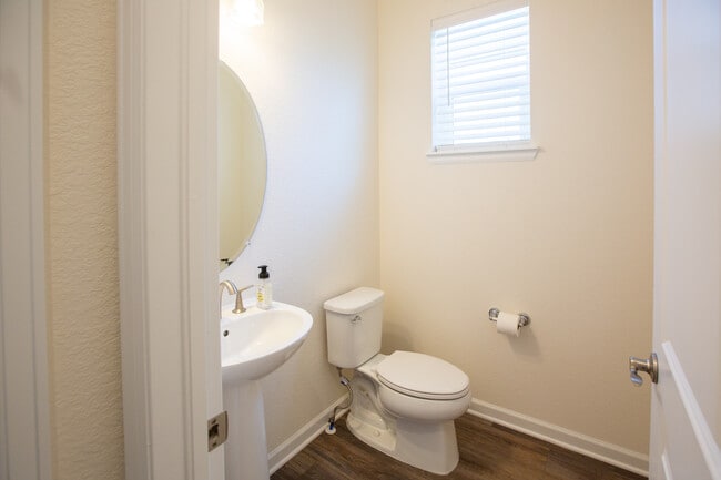 POWDER ROOM - 5094 Ward Rd