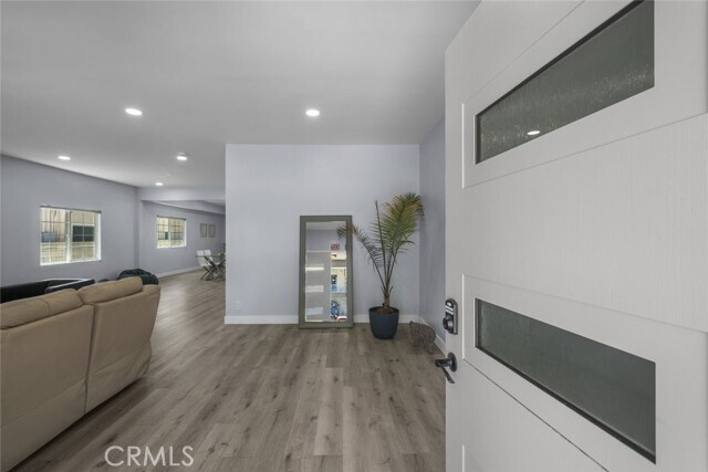Foto del edificio - 1727 N Kenmore Ave