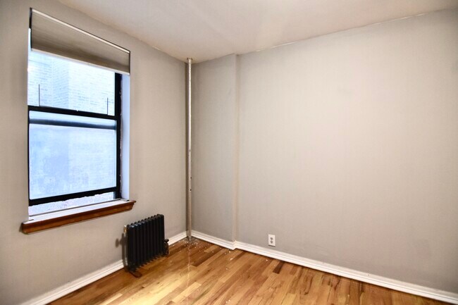Foto del edificio - 56 Fort Washington Ave