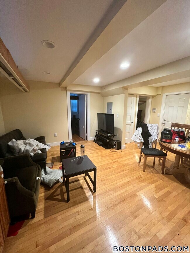 Foto del edificio - 156 Magazine St