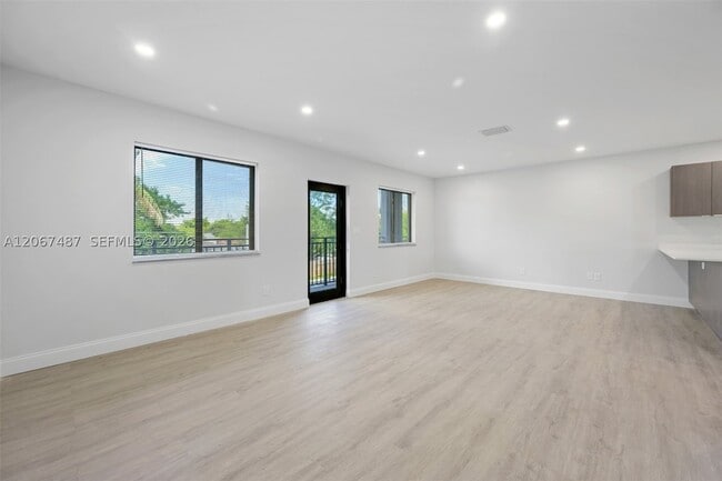 Building Photo - 349 NW 40th St