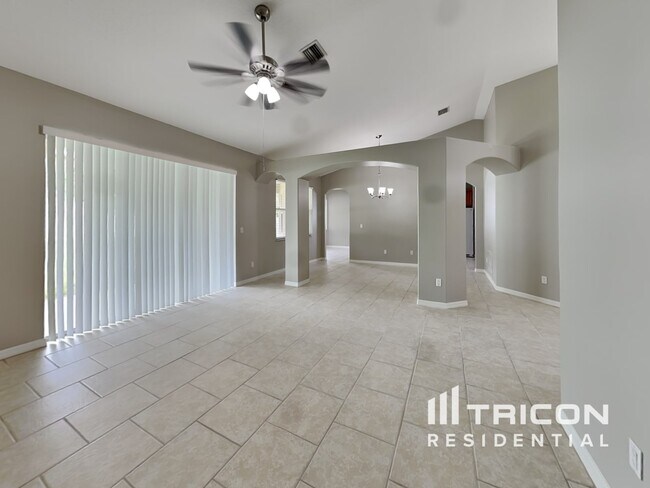 Foto del edificio - 24 Royal Palm Ln