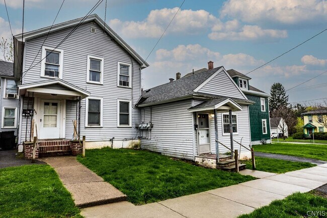 Foto del edificio - 425 Schuyler St