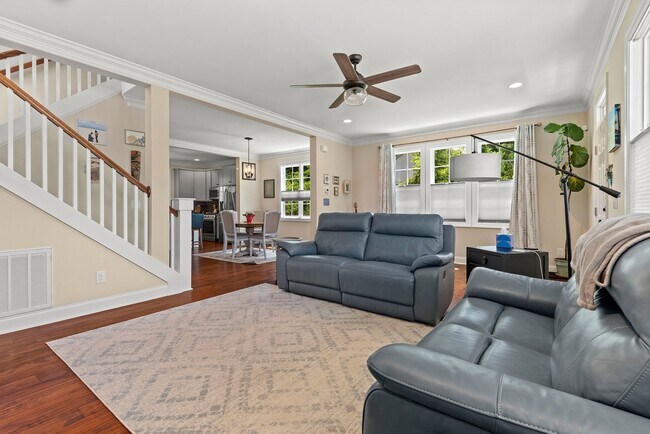 Foto del edificio - Stunning 4 Bedroom in Downtown Durham with...