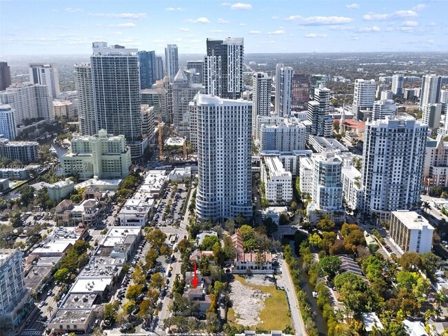 Foto del edificio - 827 SE 2nd Ct