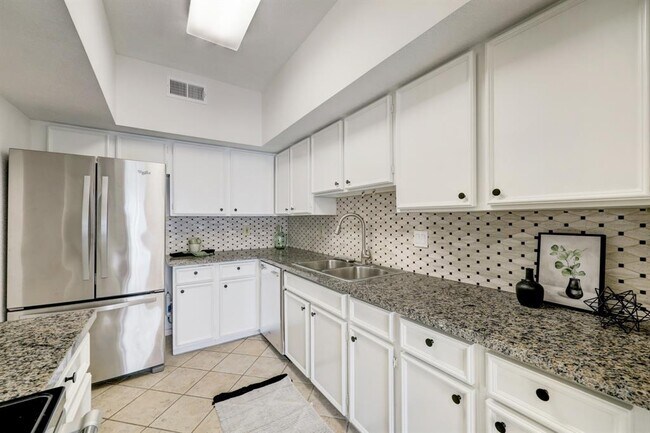 Foto del edificio - 1115 Augusta Dr