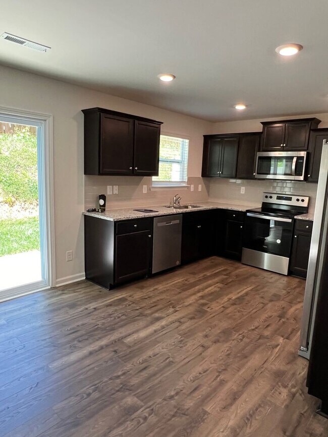 Foto del edificio - Pristine 3BR Townhouse in Arden