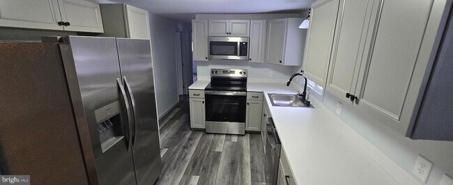 Foto del edificio - 1040 Chestnut Rd