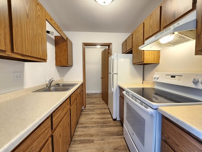 Building Photo - Newbury Place Apartment Homes