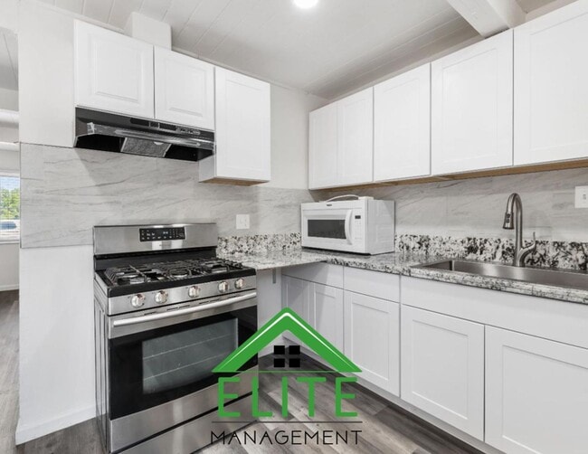 Foto del edificio - Charming Updated Home in Convenient Sacram...