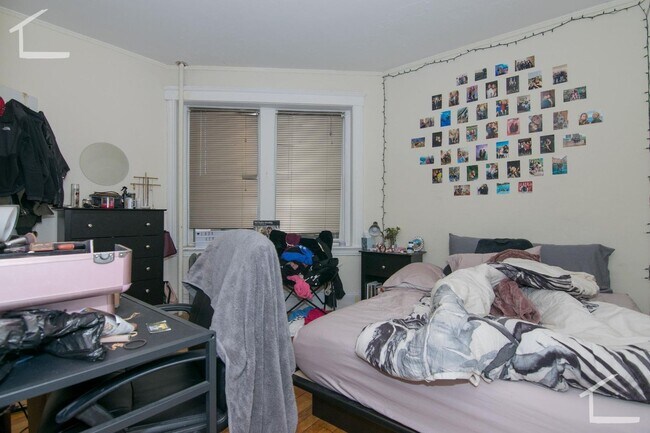 Foto del edificio - Unique Brookline 4 Bed. Just Steps from BU Central. Unique.