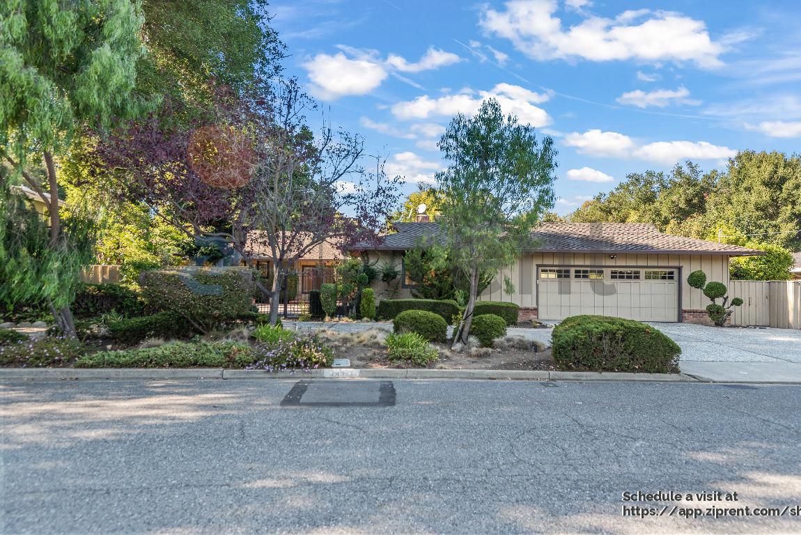 Foto principal - 14927 Jerries Dr