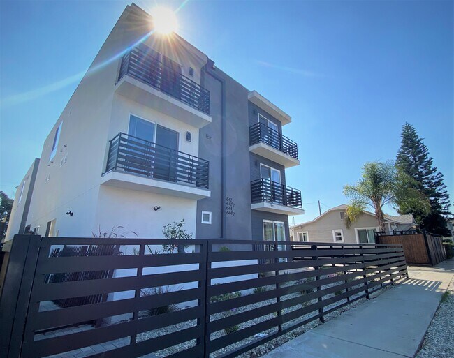 Foto del edificio - 5542 Romaine St