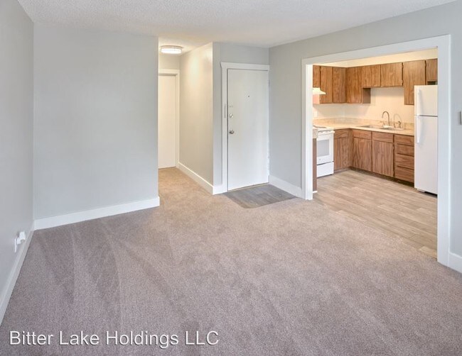 Building Photo - 12552 Phinney Ave N