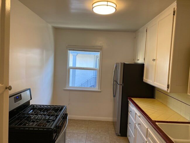 Kitchen - 11960 Magnolia Blvd