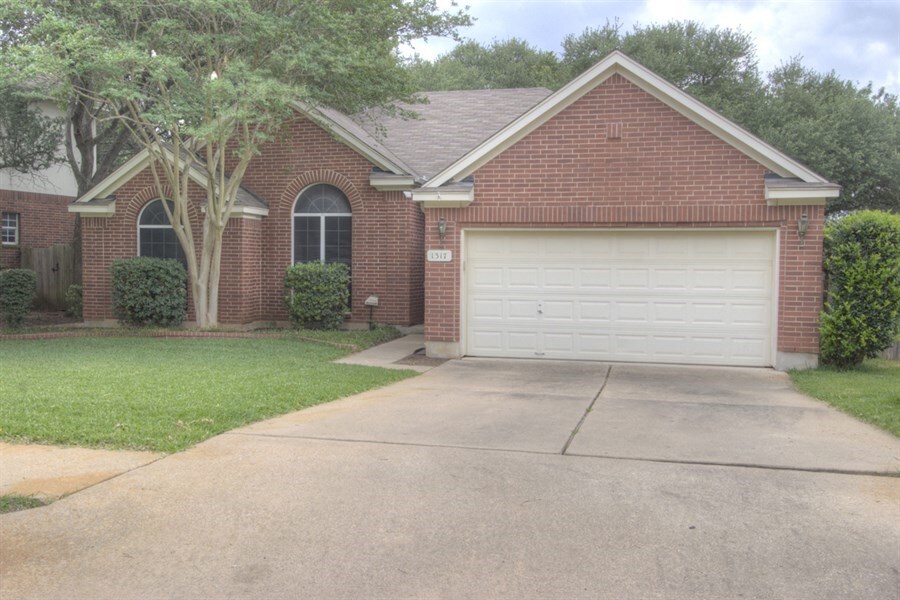 Building Photo - 1317 Roadrunner Dr