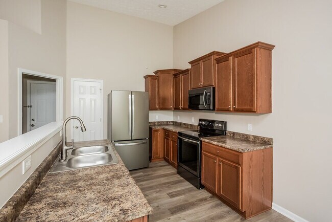 Building Photo - 573 Farnham Dr