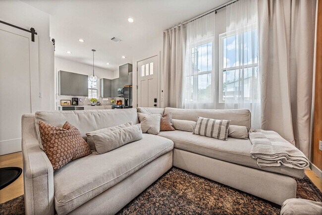 Foto del edificio - 1601 St Albans Blvd