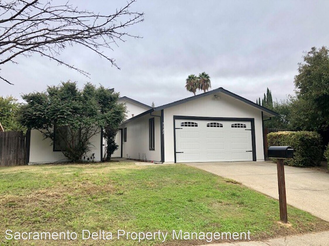 3 br, 2 bath House 7123 Yarrow Way House Rental in Citrus Heights