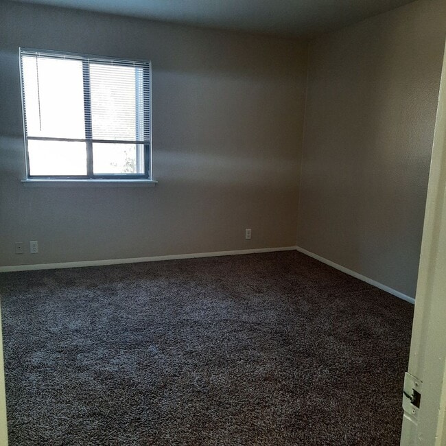 Foto del edificio - 5966 E 33rd Ct