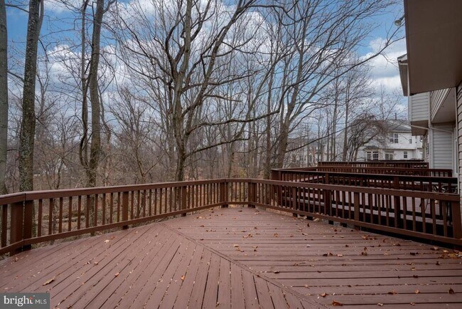 Building Photo - 20821 Shamrock Glen Cir