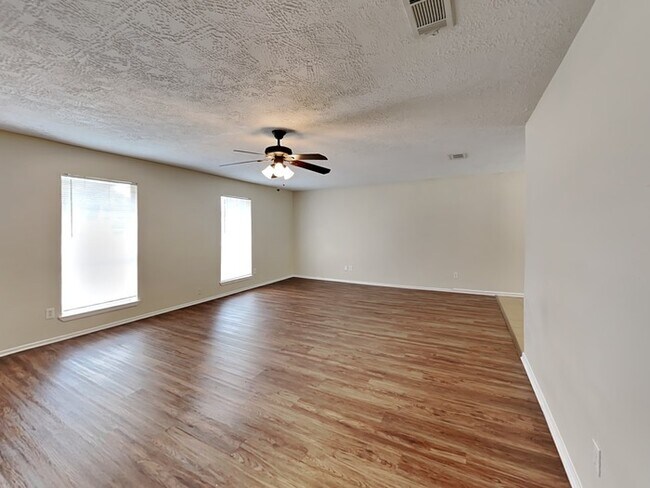 Foto del edificio - 14114 Fleur De Lis Blvd