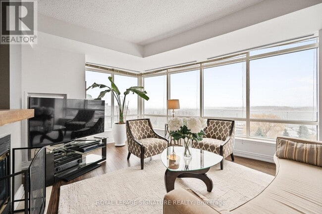 Building Photo - 500 Queens Quay W