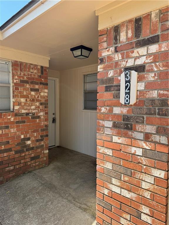 Building Photo - 328 Rodric Dr