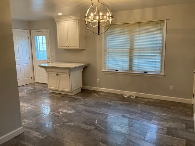 Building Photo - 13 Cos Cob Ave