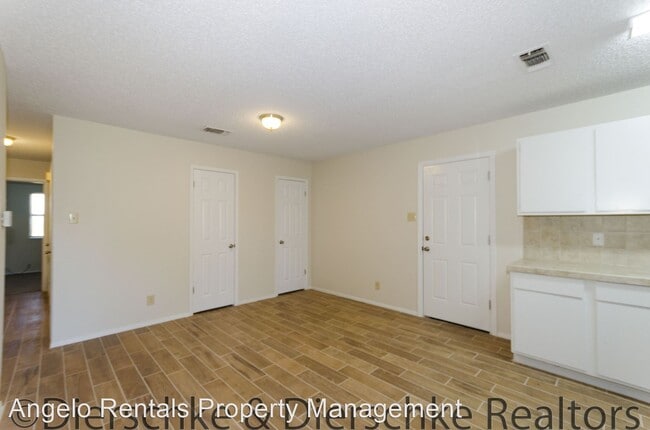 Building Photo - 3 br, 2 bath House - 830 Van Zandt