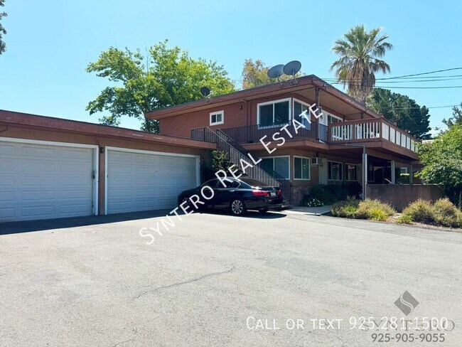 Building Photo - 1595 3rd Ave