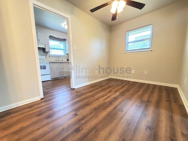 Foto del edificio - 119 Bob Ln