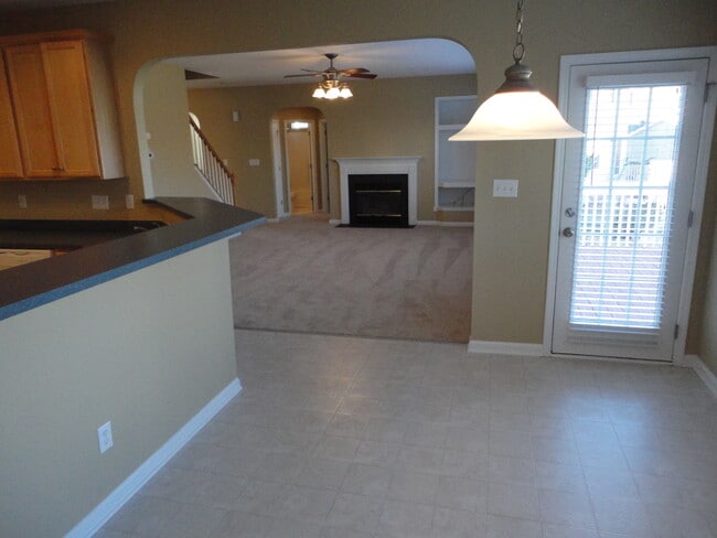 Foto del edificio - 3227 Enchanting Way