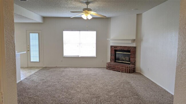 Building Photo - 4029 Busch Gardens Dr