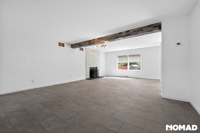 Foto del edificio - 125 Cedar Hill Rd