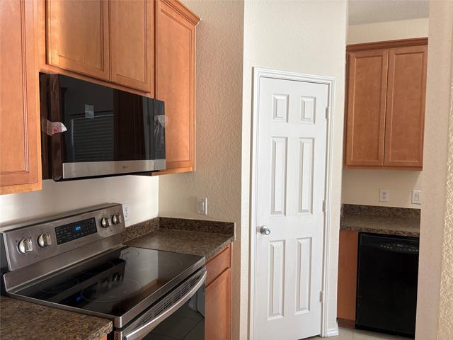 Building Photo - 5895 Candlelight Ln