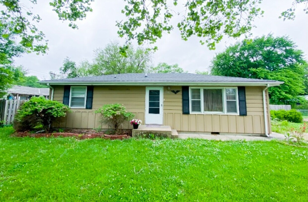 2107 Northview Dr, Manhattan, KS 66502 House Rental in Manhattan, KS