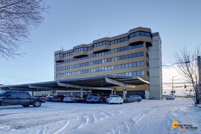 Foto del edificio - 1113 W Fireweed Ln