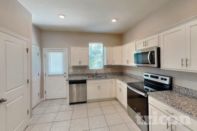 Building Photo - 1073 Cades Cv Wy