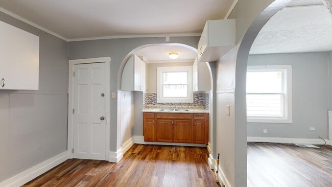 Building Photo - 3523 Walton Ave