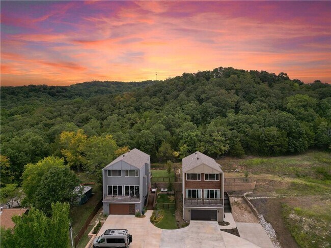 Foto del edificio - 1054 E Huntsville Rd