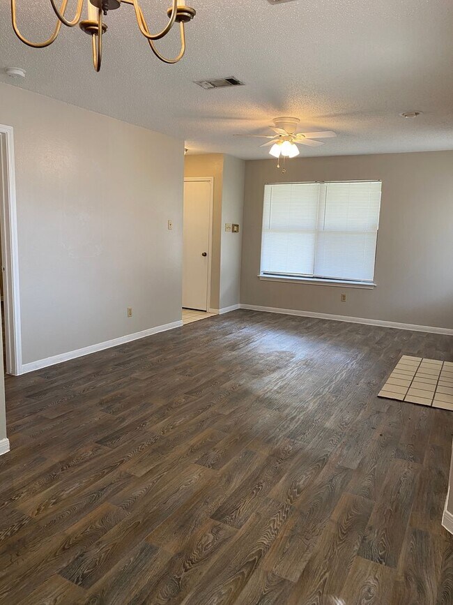 Foto del edificio - Cozy 1-Bedroom in Cambridge Village