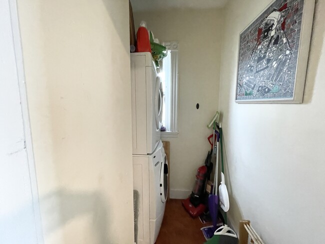 Building Photo - 20 Eastman St