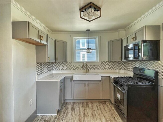 Building Photo - 1095 4th St